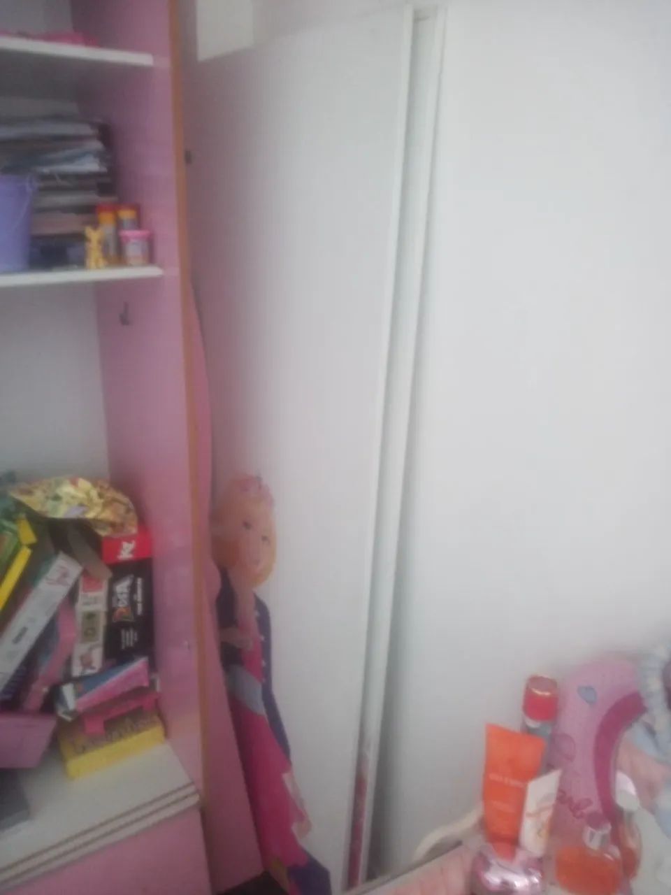Cama e guarda roupa65578363275138121