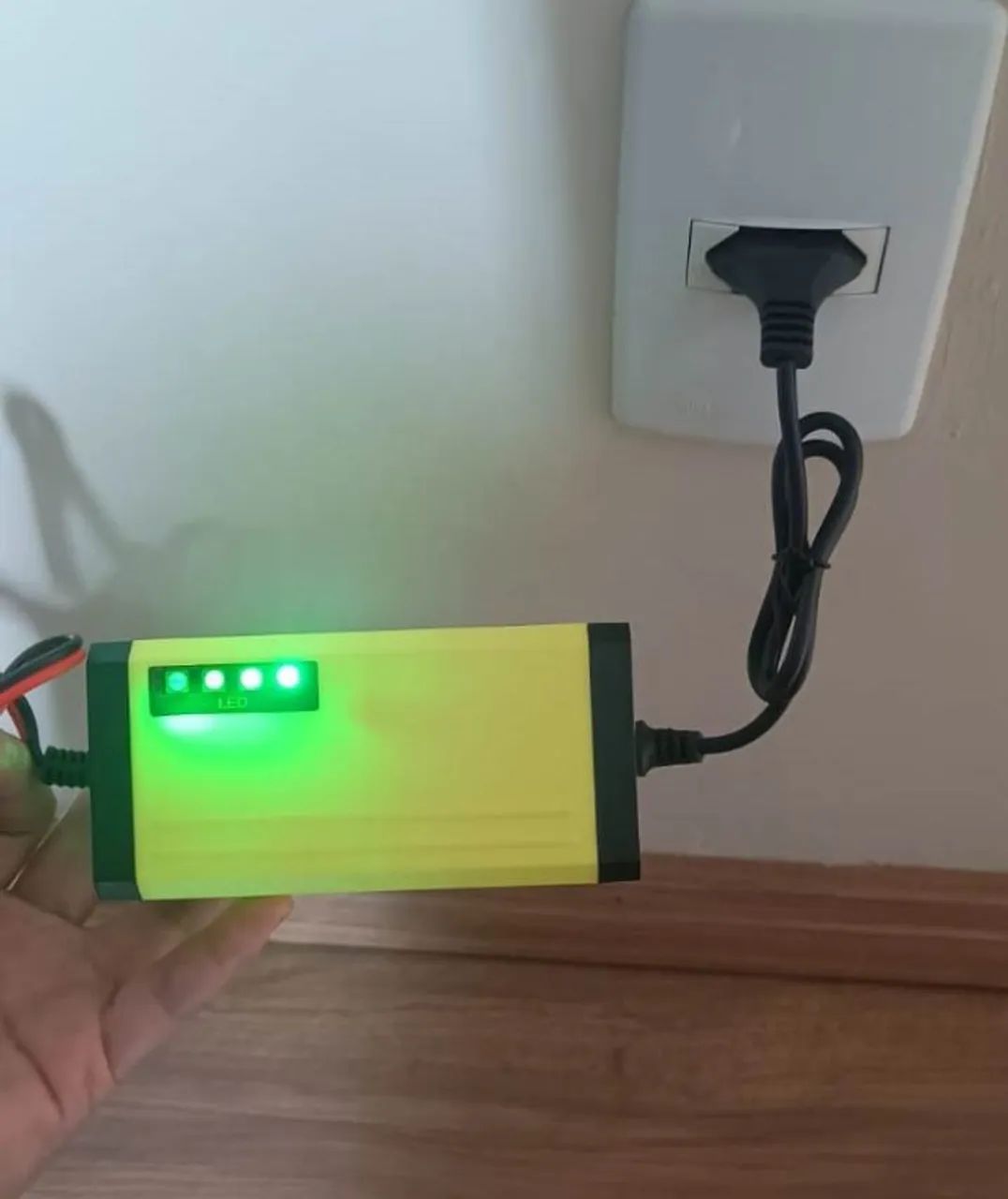 Carregador De Bateria Para Moto Carro 12v 2a Display Led Carga Lenta - Foto 2