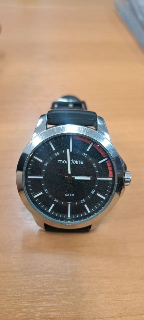 Relógio De Pulso Mondaine Com Corria De Silicone Cor Preto