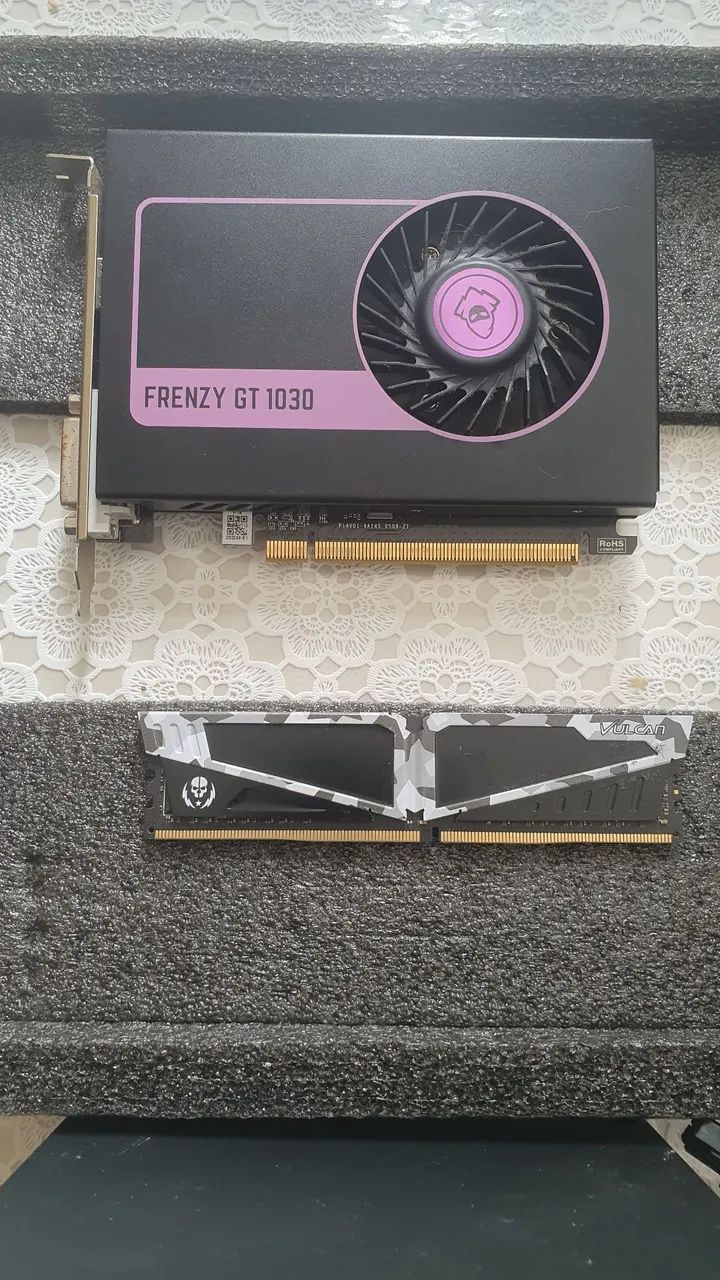 Placa de vídeo, fonte atx e RAM Ddr4 
