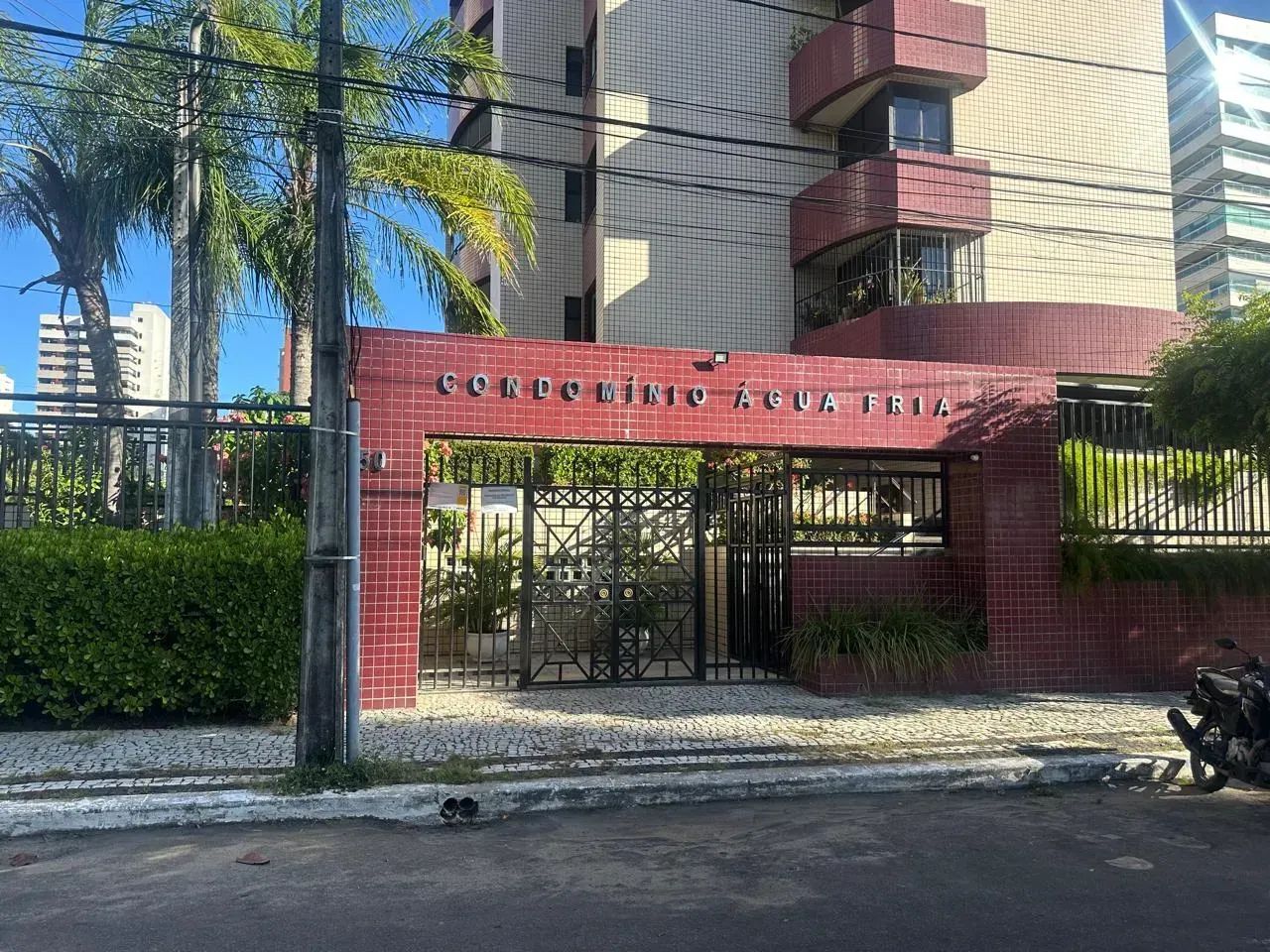 Apartamento com 203m² para LOCAÇÃO no Guararapes