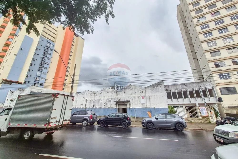 Galpão com cerca de 2000m2 entre a Rio Branco e Av. Brasil, no Poço Rico - Foto 2