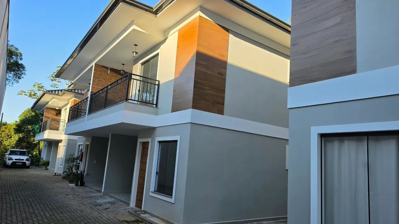 Casa dúplex Domingos Martins centro 