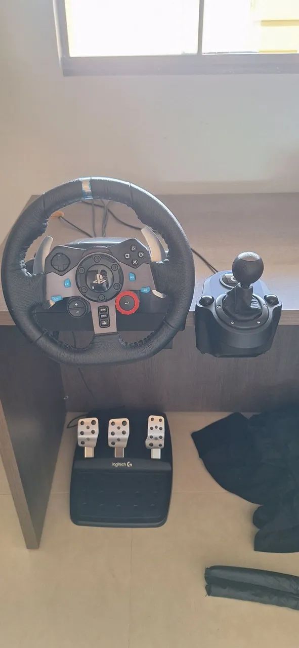 Logitech G29 PC/PS3/PS4 com câmbio 