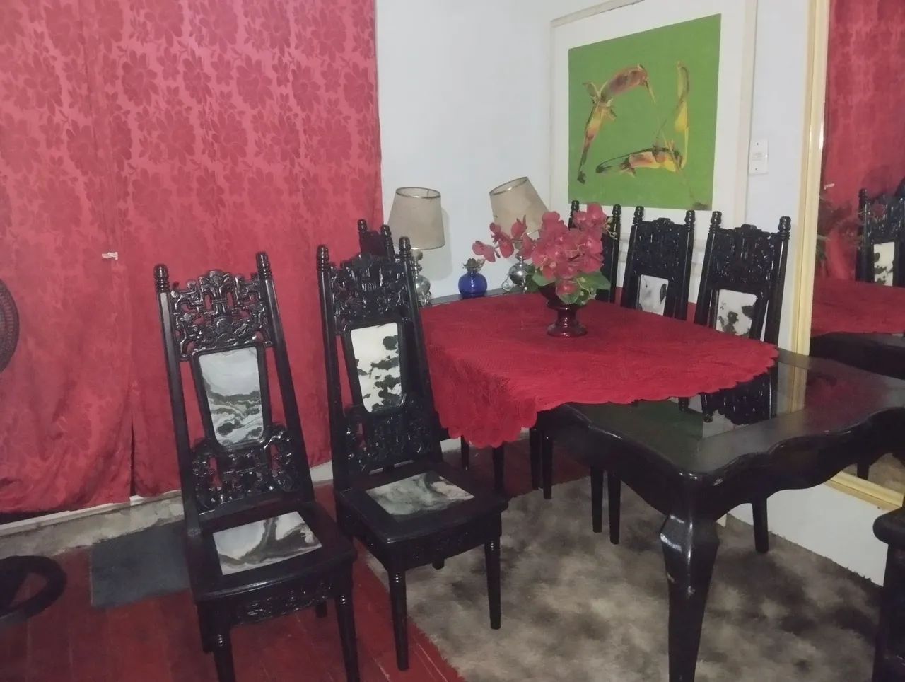 Vendo uma linda cadeira antiga 