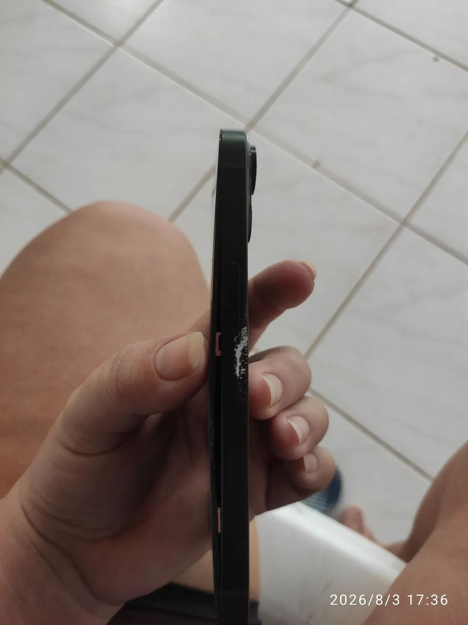 iPhone 13 verde pra trocar a bateria .