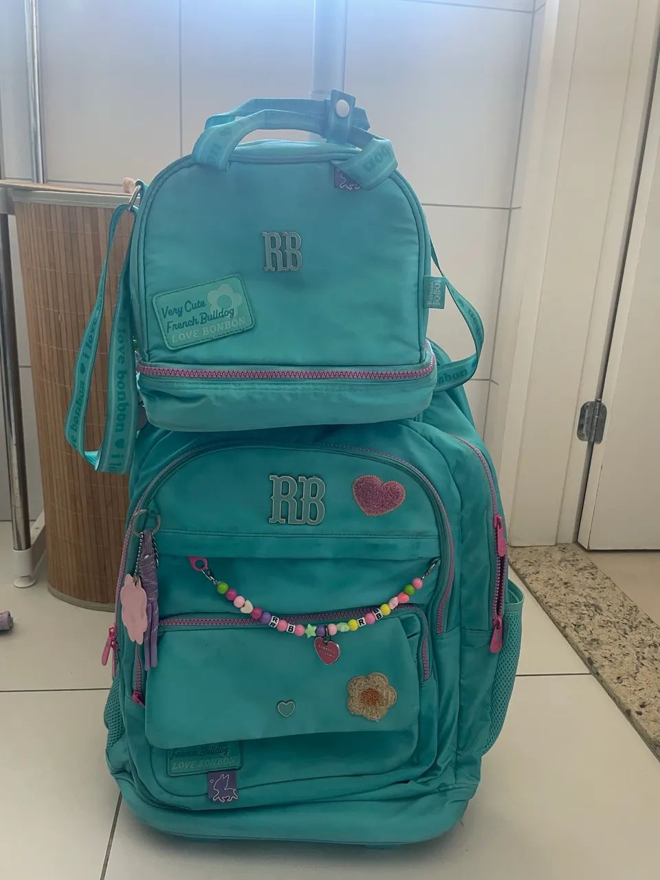 Mochila Rebeca bombom 