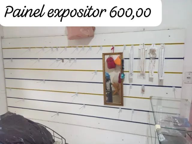 Expositor de parede para lojas