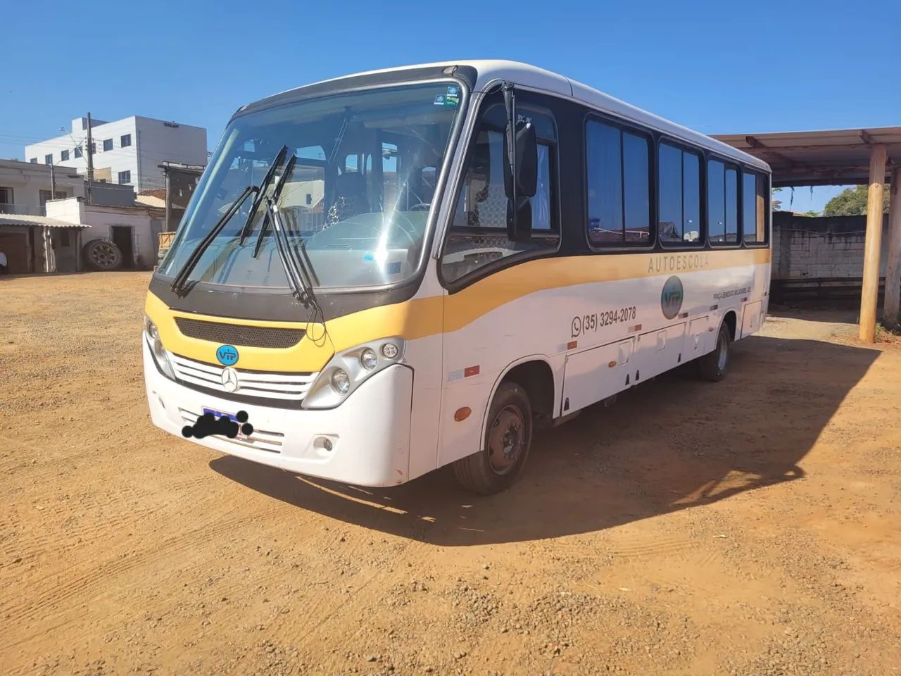 Onibus em ótimo estado 