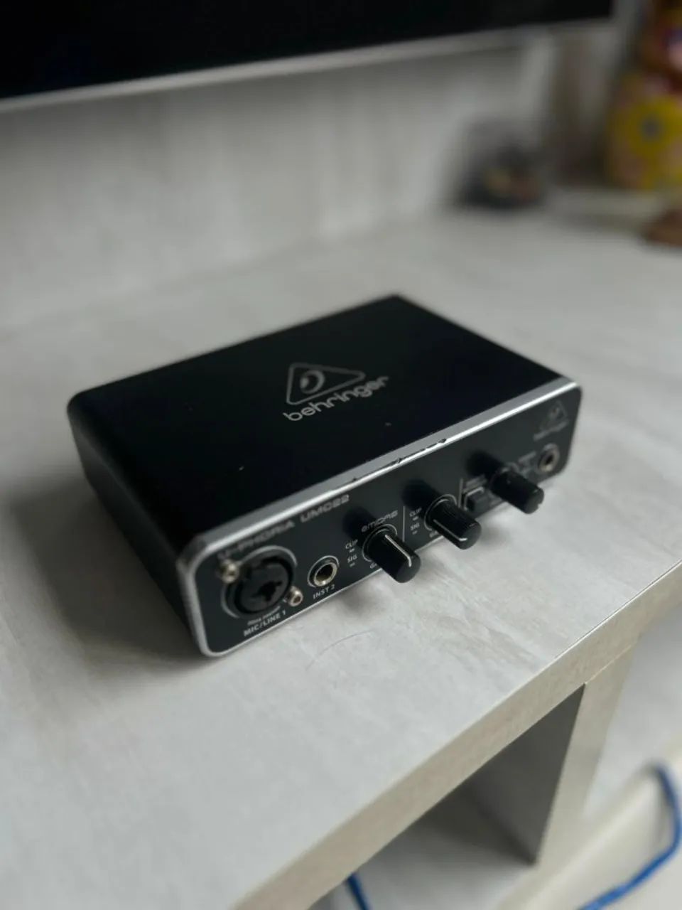 Interface de audio Behringer Umc22 Preto