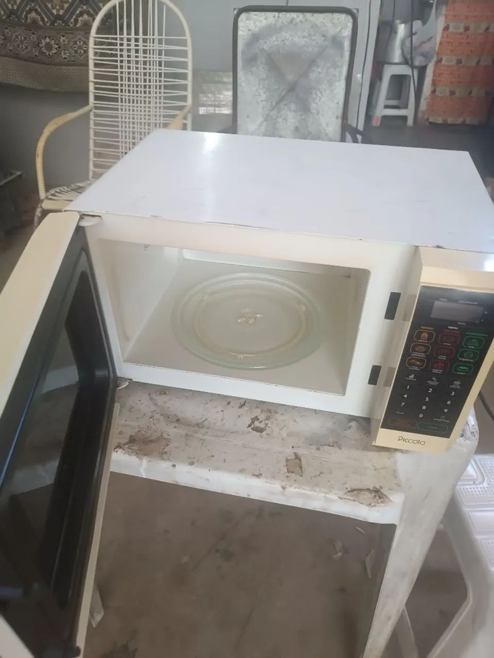 Vendo microondas 224 litros funcionando bem  - Foto 3