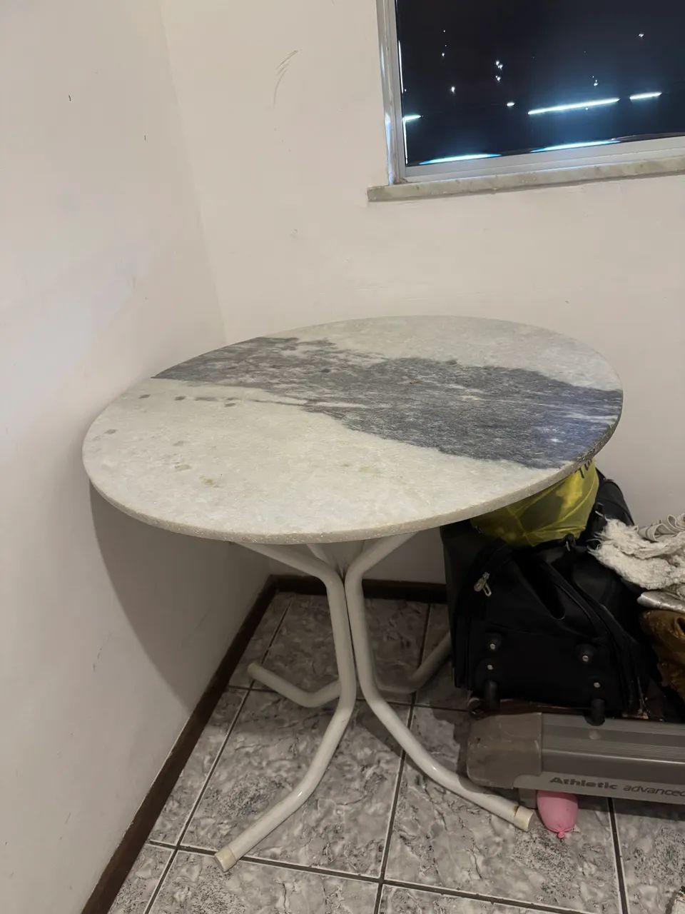 Mesa mármore (sem cadeira) - Foto 2
