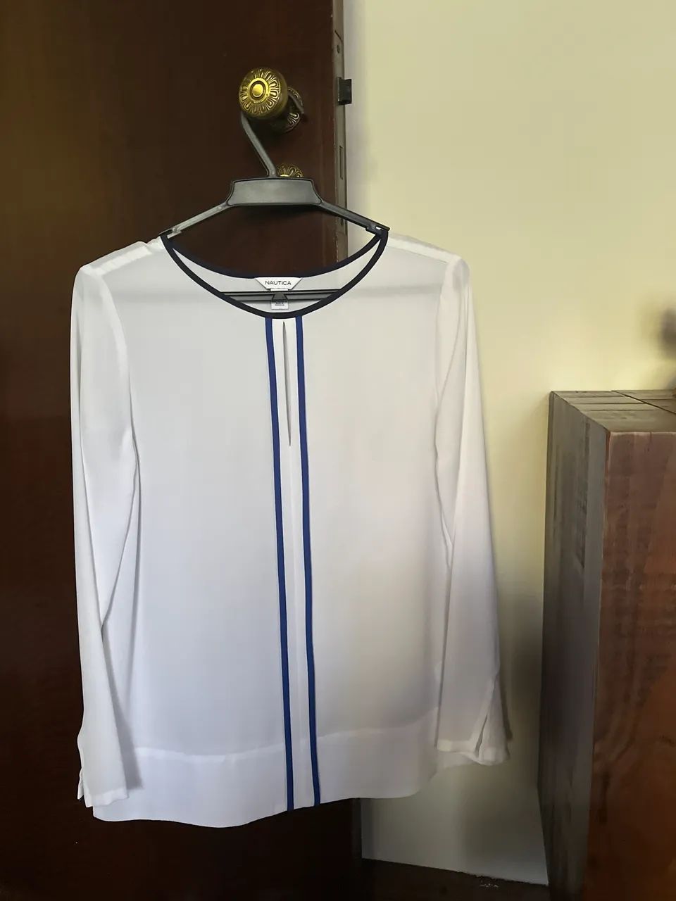 Kit com Duas blusas azul e branca da Náutica PP