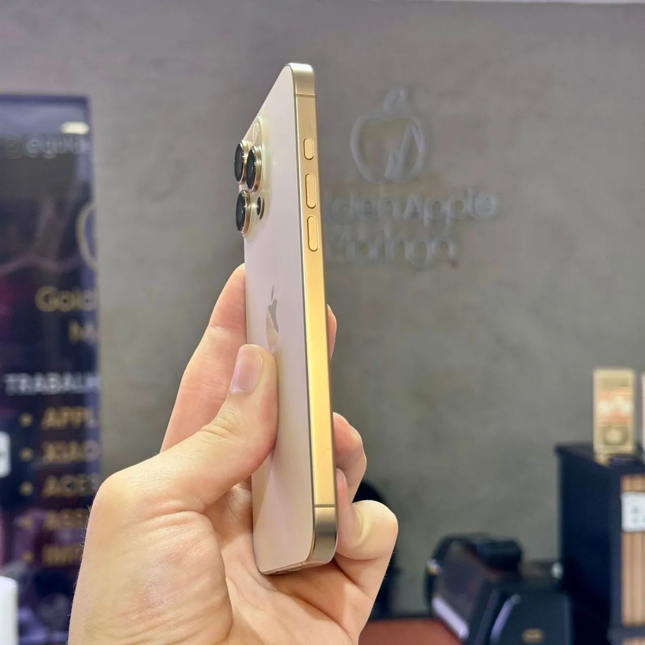 iPhone 16 pro max 265 - Foto 2