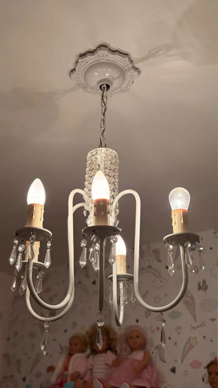 Lustre quarto infantil 