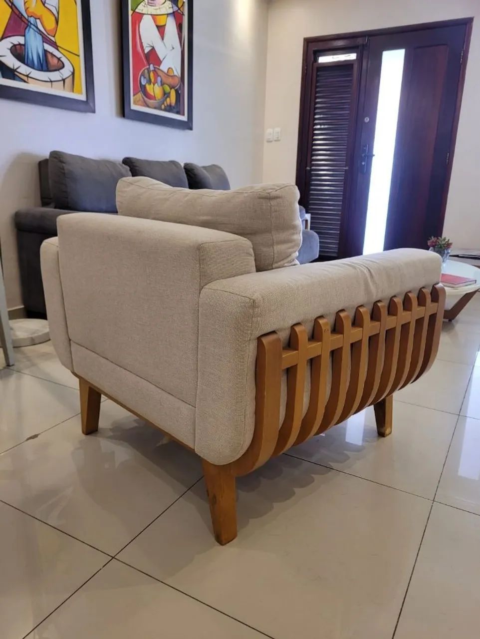 VENDO CONJUNTO SOFÁ E POLTRONA, POUCO UTILIZADOS - Foto 4