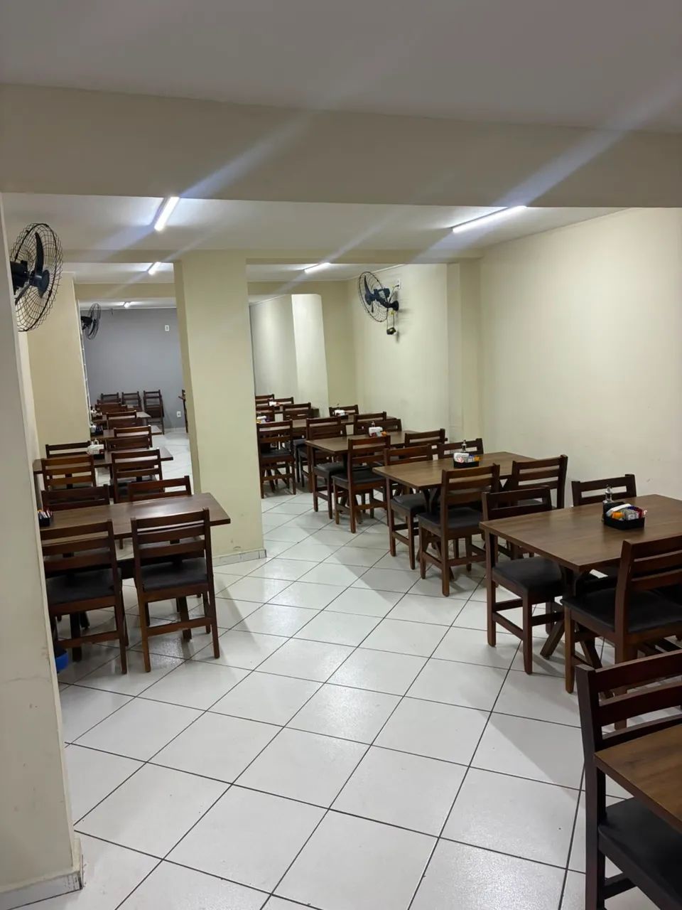 MESAS E CADEIRAS - Foto 4
