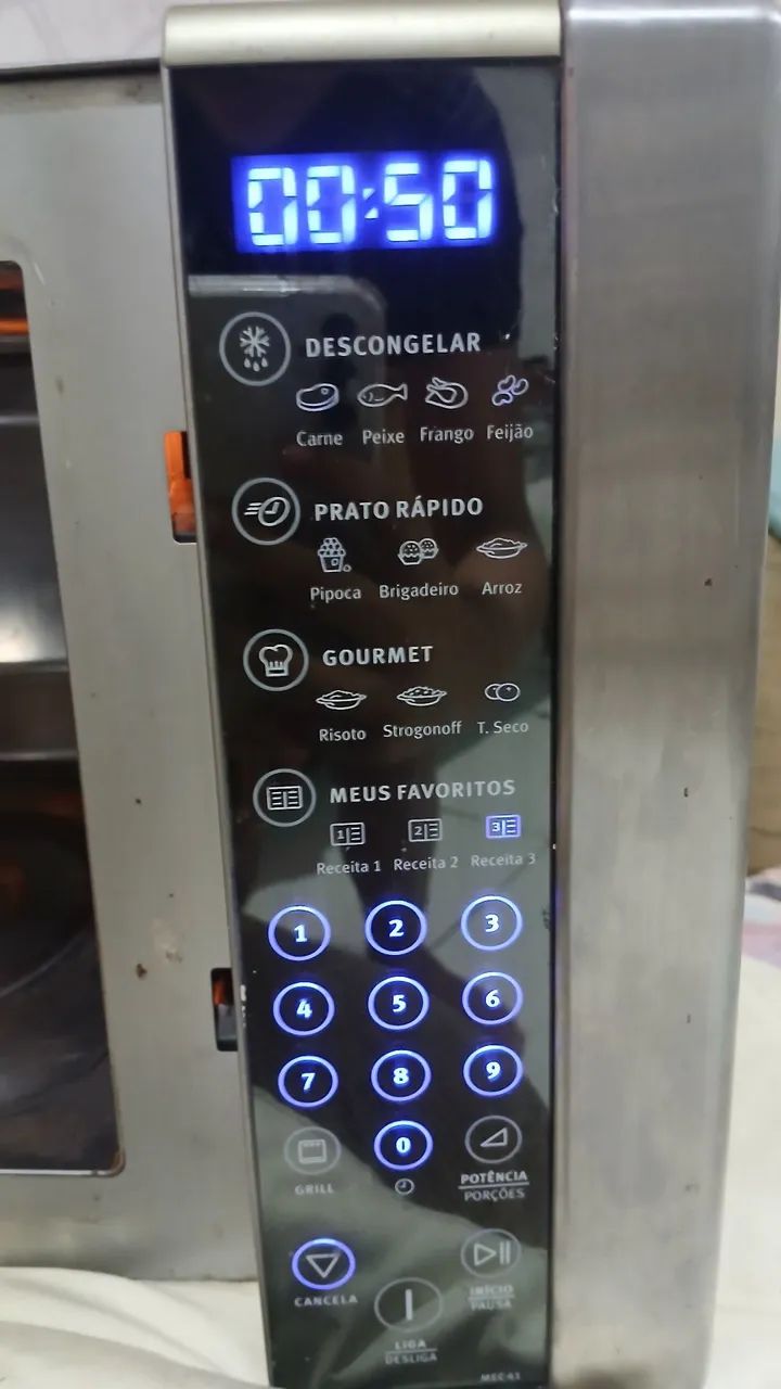Vende-se micro-ondas leia o anúncio  - Foto 4