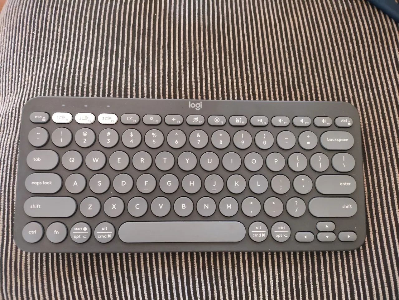 Teclado Logitech pebble keys 2 K380s ( Incluí caixa e manuais)