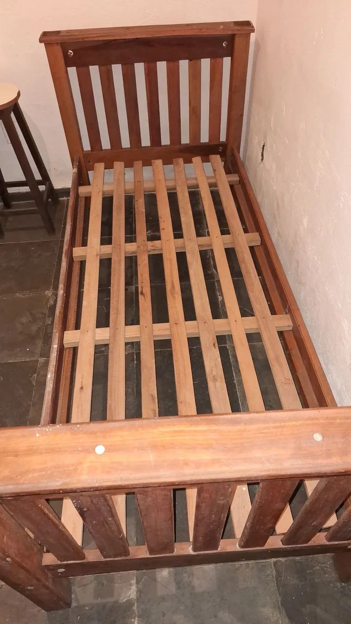 Vendo uma cama de solteiro.  - Foto 2