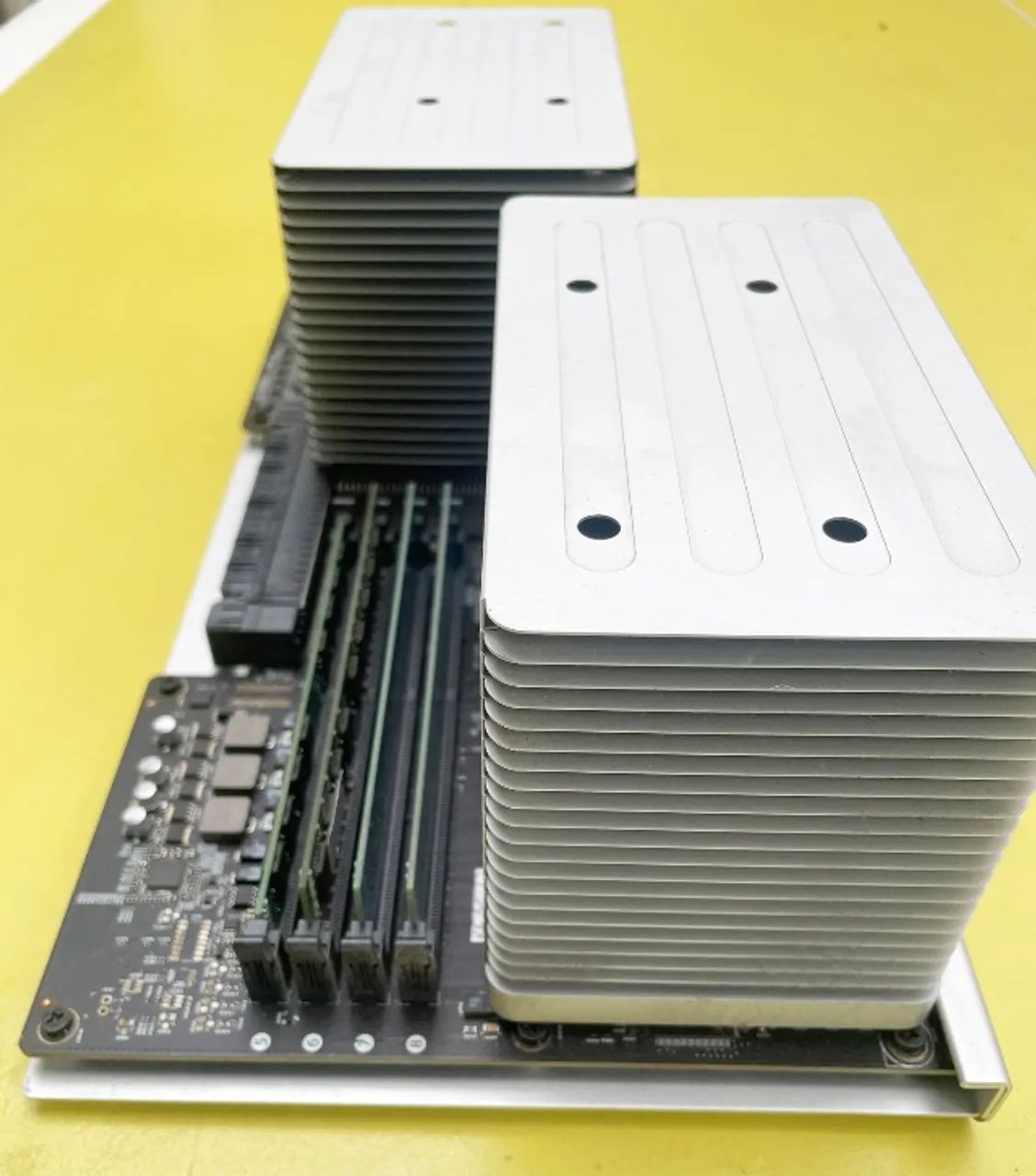 Mac Pro 5.1 Bandeja 2012 com processadores 3.46ghz  - Foto 3