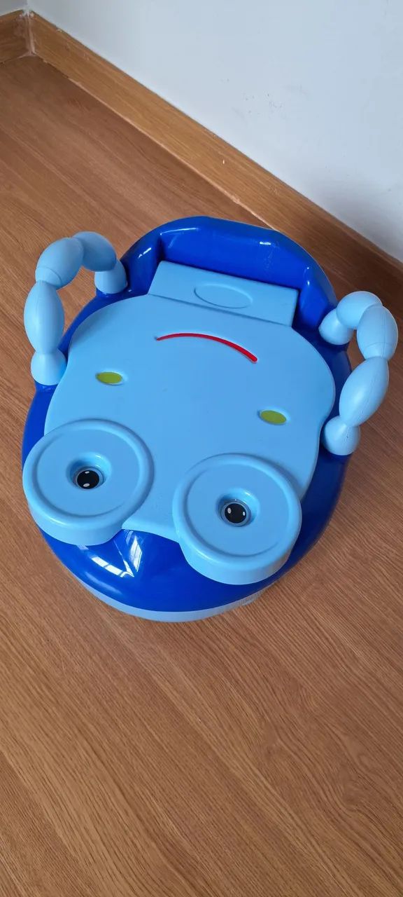 Troninho infantil sapinho azul 