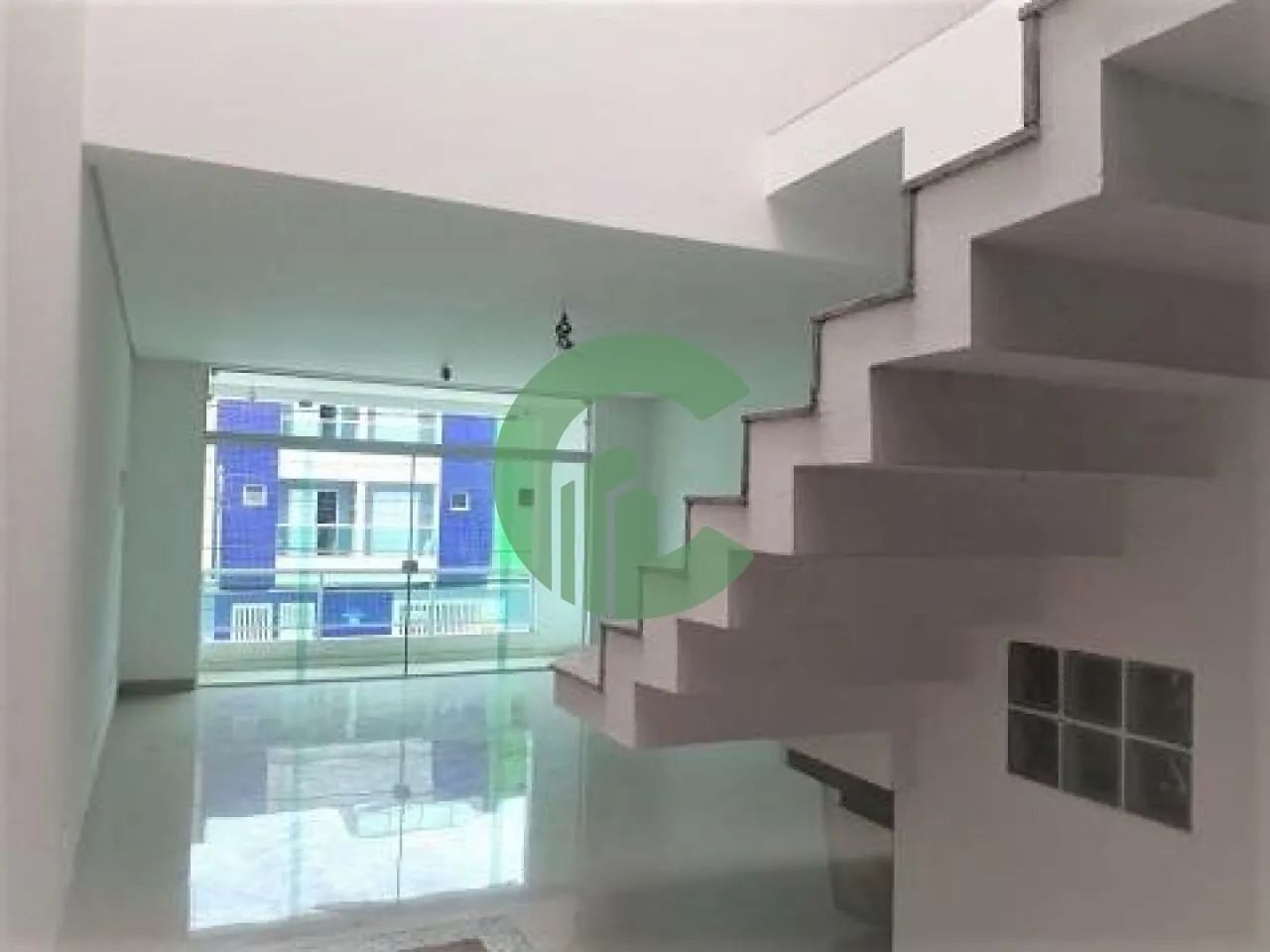 Sobrado 3 suites à Venda