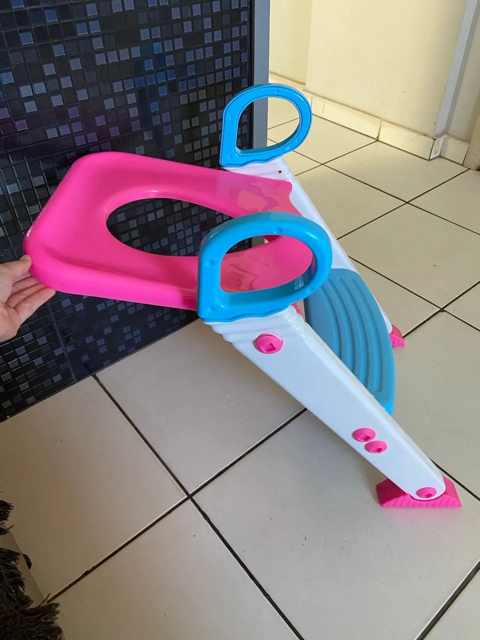 Troninho Assento Redutor para Sanitário com Escadinha - Buba - Foto 2