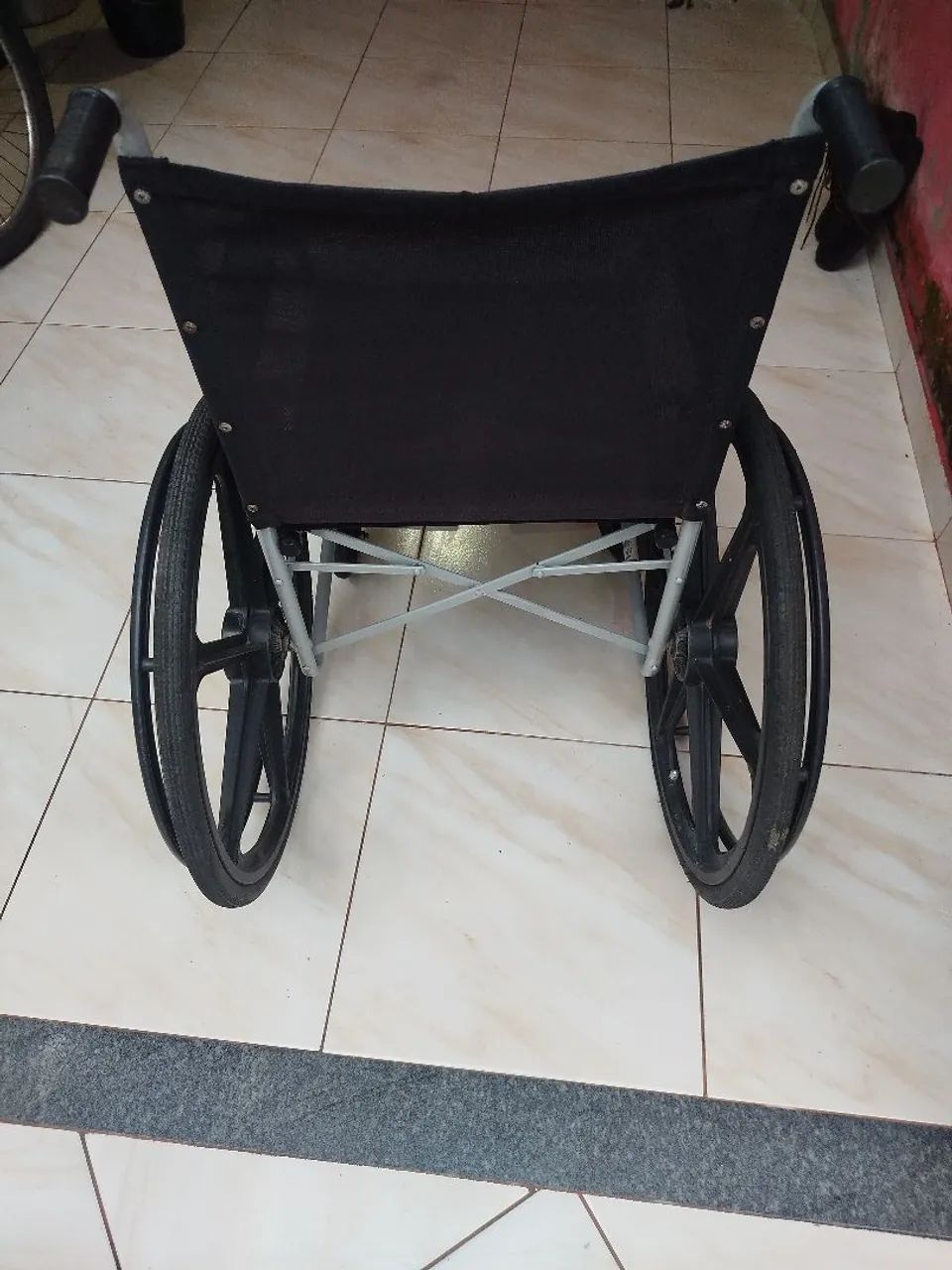 Cadeira de rodas. - Foto 3