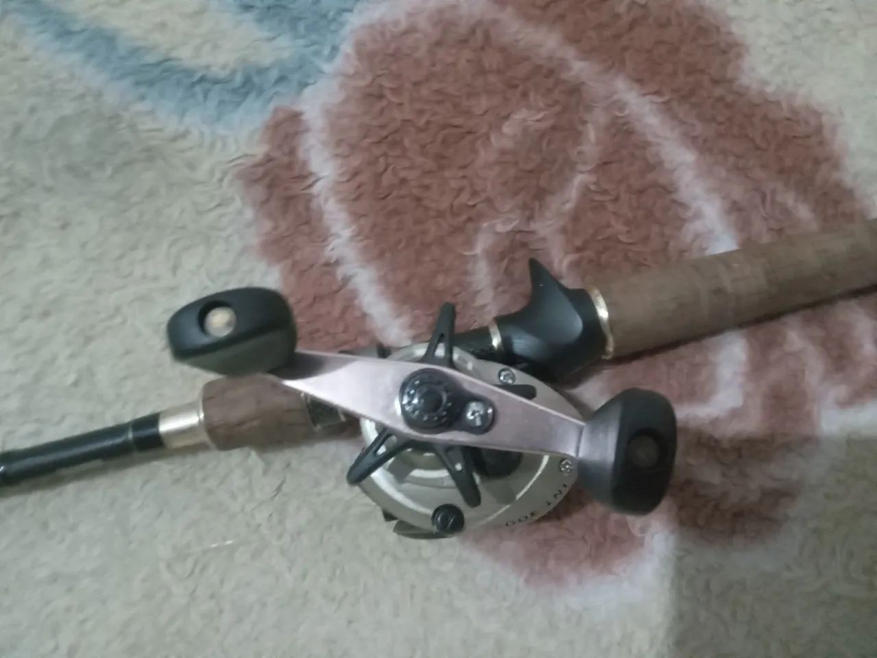 Kit pesca Vara + carretilha - Foto 2