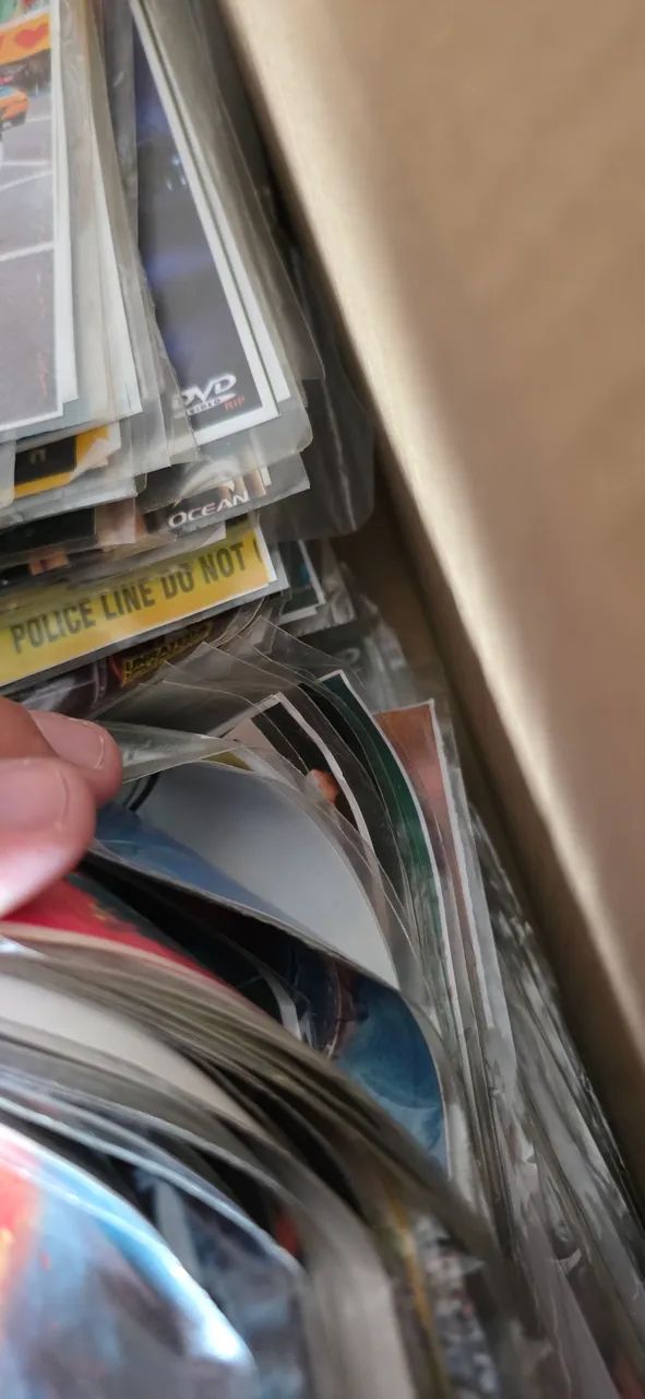 Caixa de Lote com mais de 150 DVDs Diversos Gravados - Filmes, Séries e Variados - Foto 3