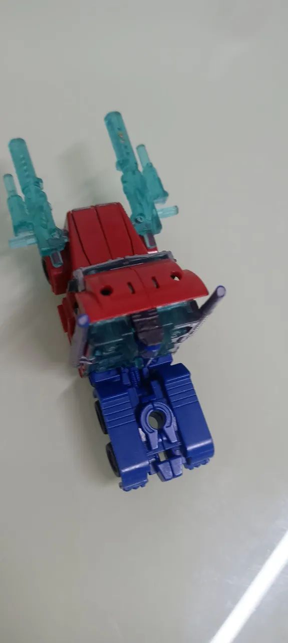 Transformers Prime Cyberverse Commander Class Optimus Prime ( Hasbro). - Foto 3