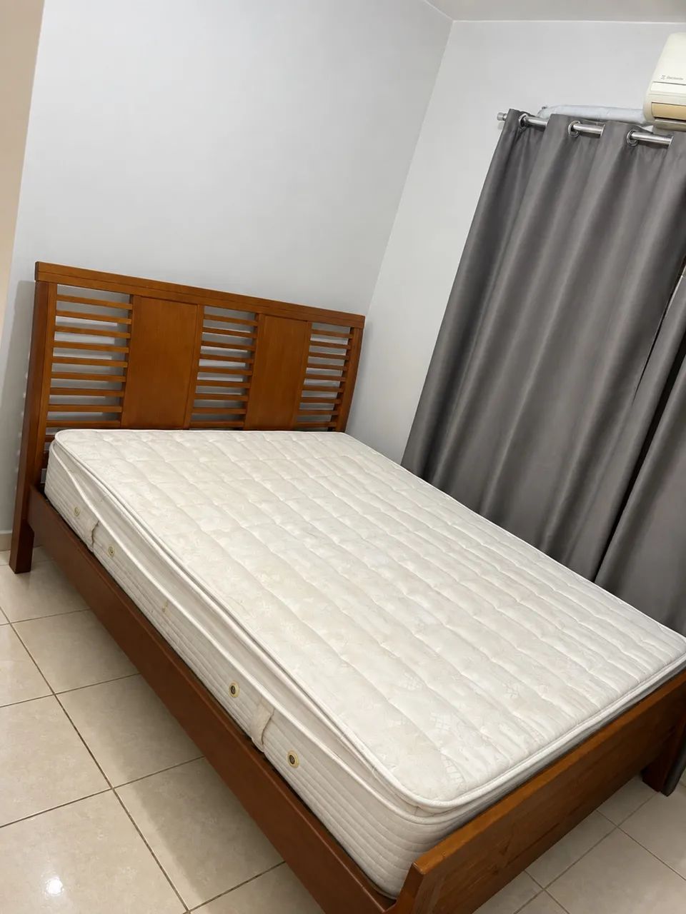 Cama de Casal Queen Size com Colchão 