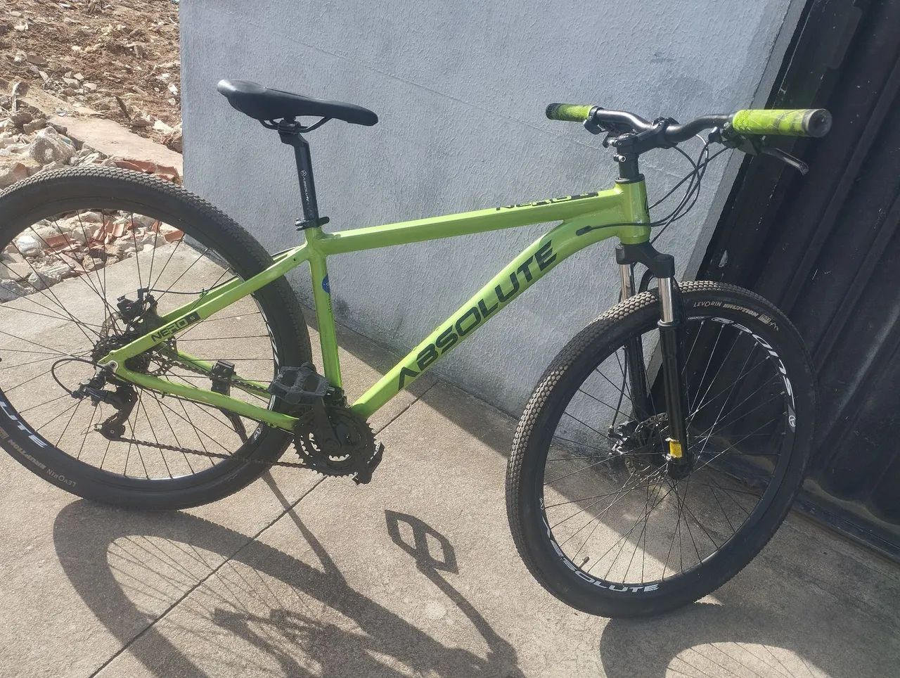 Duas bicicletas uma Absolut e uma Monark 1990 - Foto 4