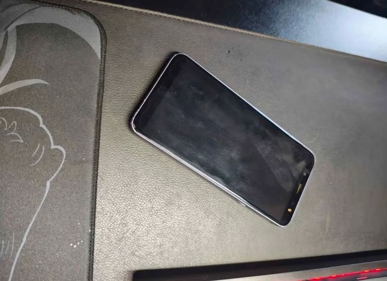 Celular Samsung Galaxy J6 - Foto 2