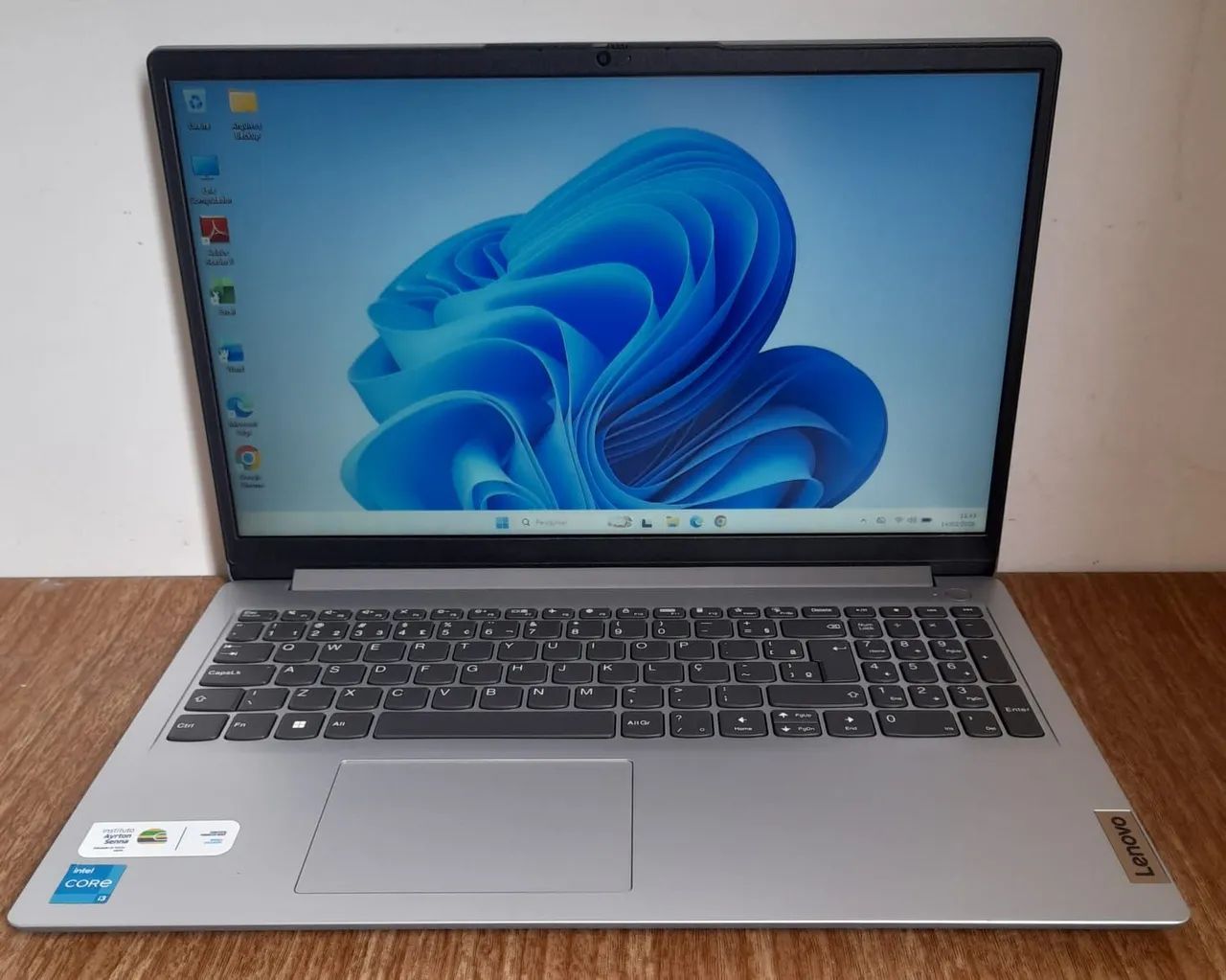 Vendo Notebook Lenovo  Impecável!