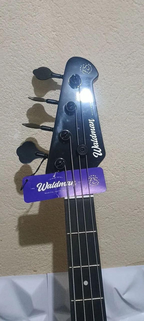 Contrabaixo Seven 4 cordas ( Modelo STRING RAY) - Foto 4