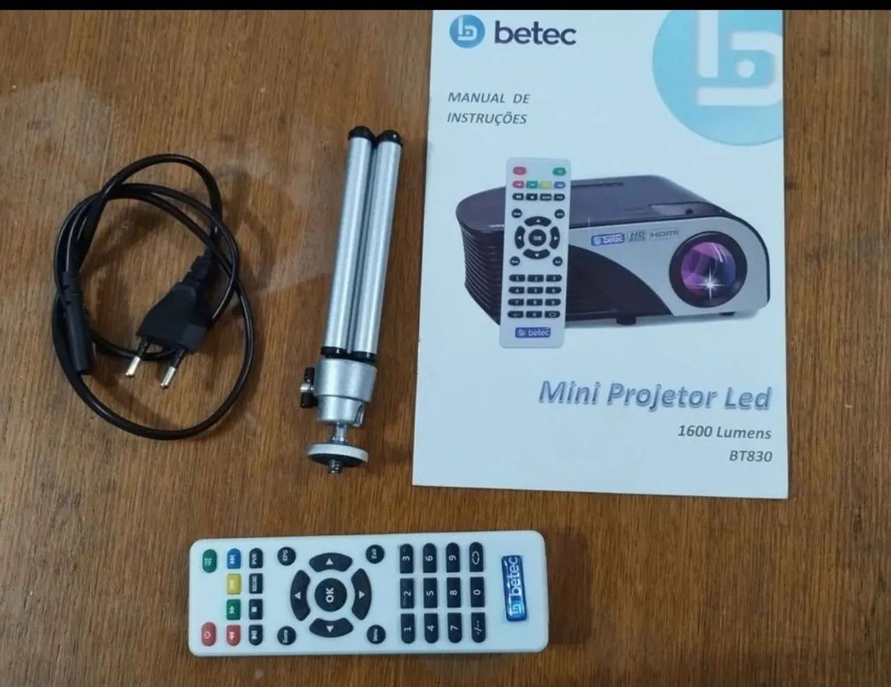Projetor Betec BT830 + Tripé + Controle - Foto 5
