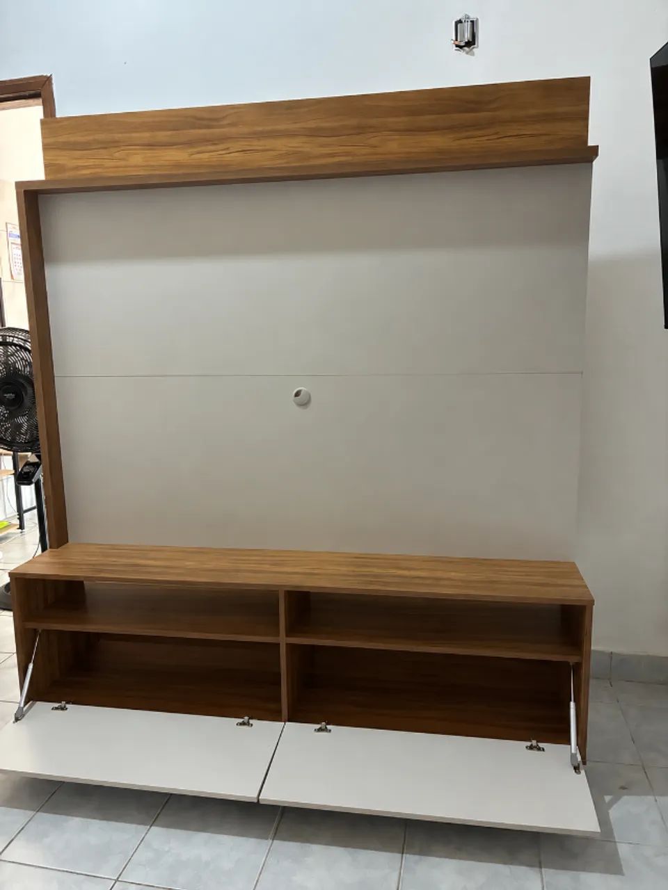 ? HACK/RACK PARA TV ? SOFISTICADO E SUPER CONSERVADO! ?  ? R$ 1.000 ? NEGOCIÁVEL  Vendo