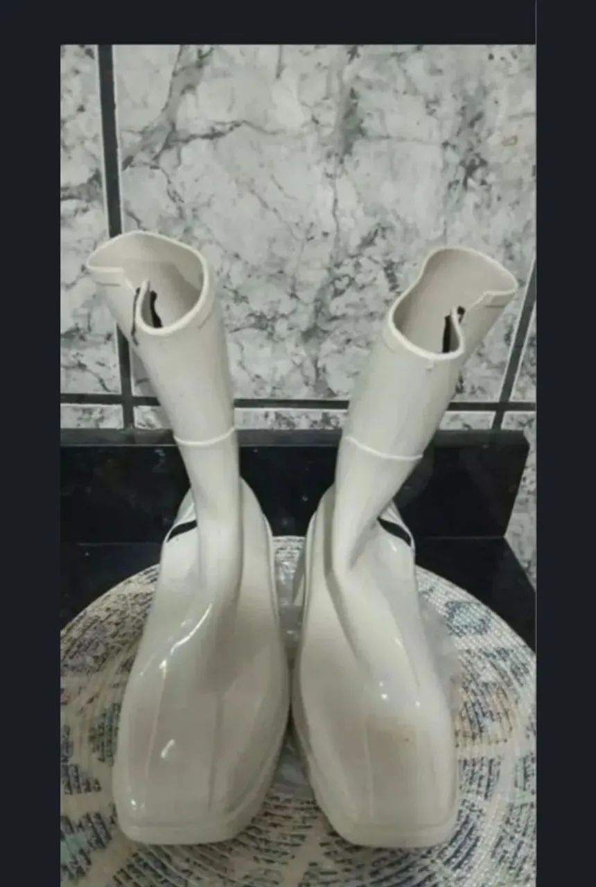 Bota impermeável com zíper nova top demais  - Foto 3