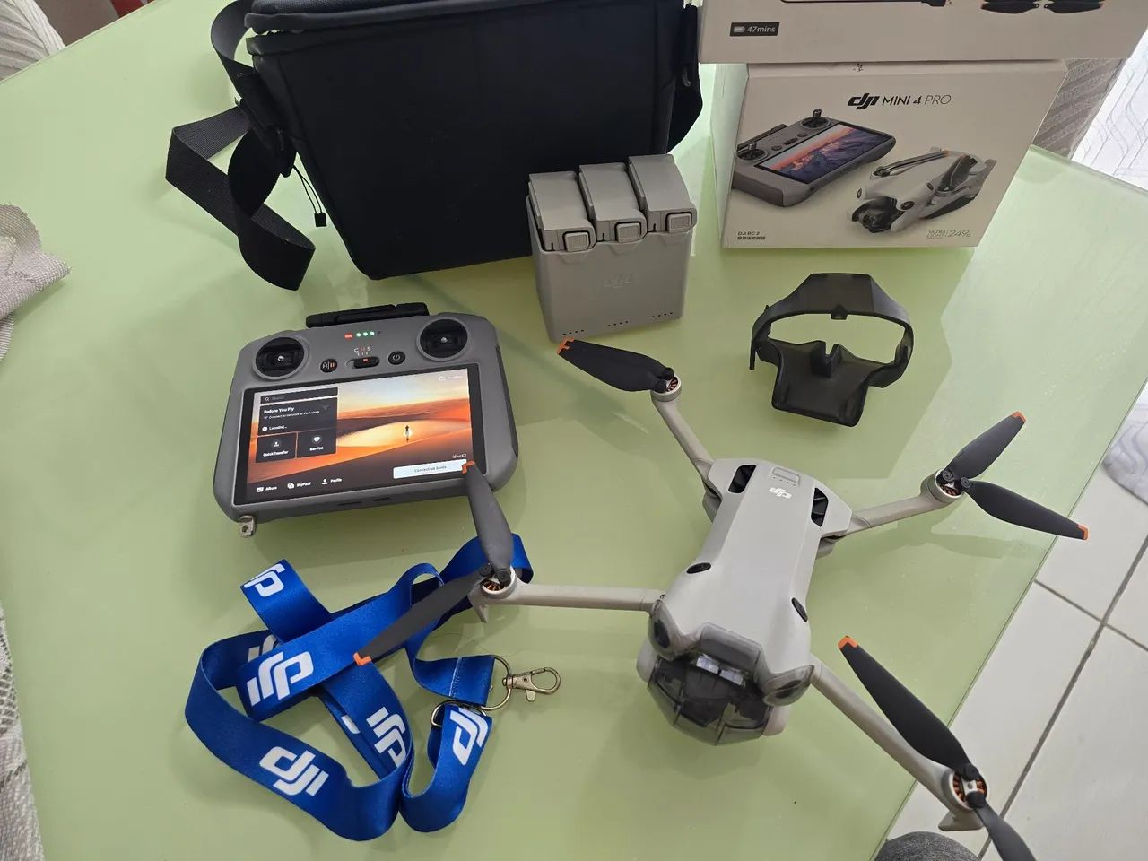 Drone DJI Mini 4 pro - RC2 com tela - Combo Fly more com 2 baterias extras - Foto 4