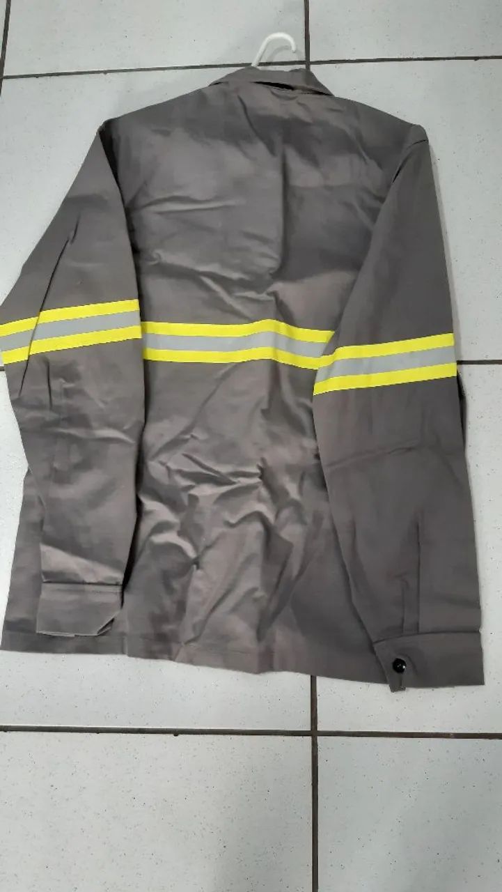 Conjunto de roupas de segurança mais capacete  - Foto 3