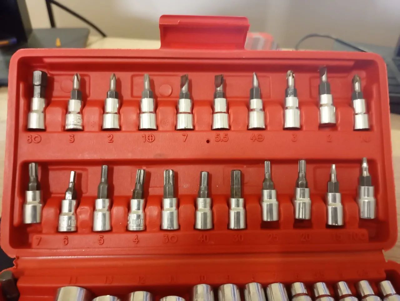 Kit de ferramentas soquete, catraca e bits  - Foto 4