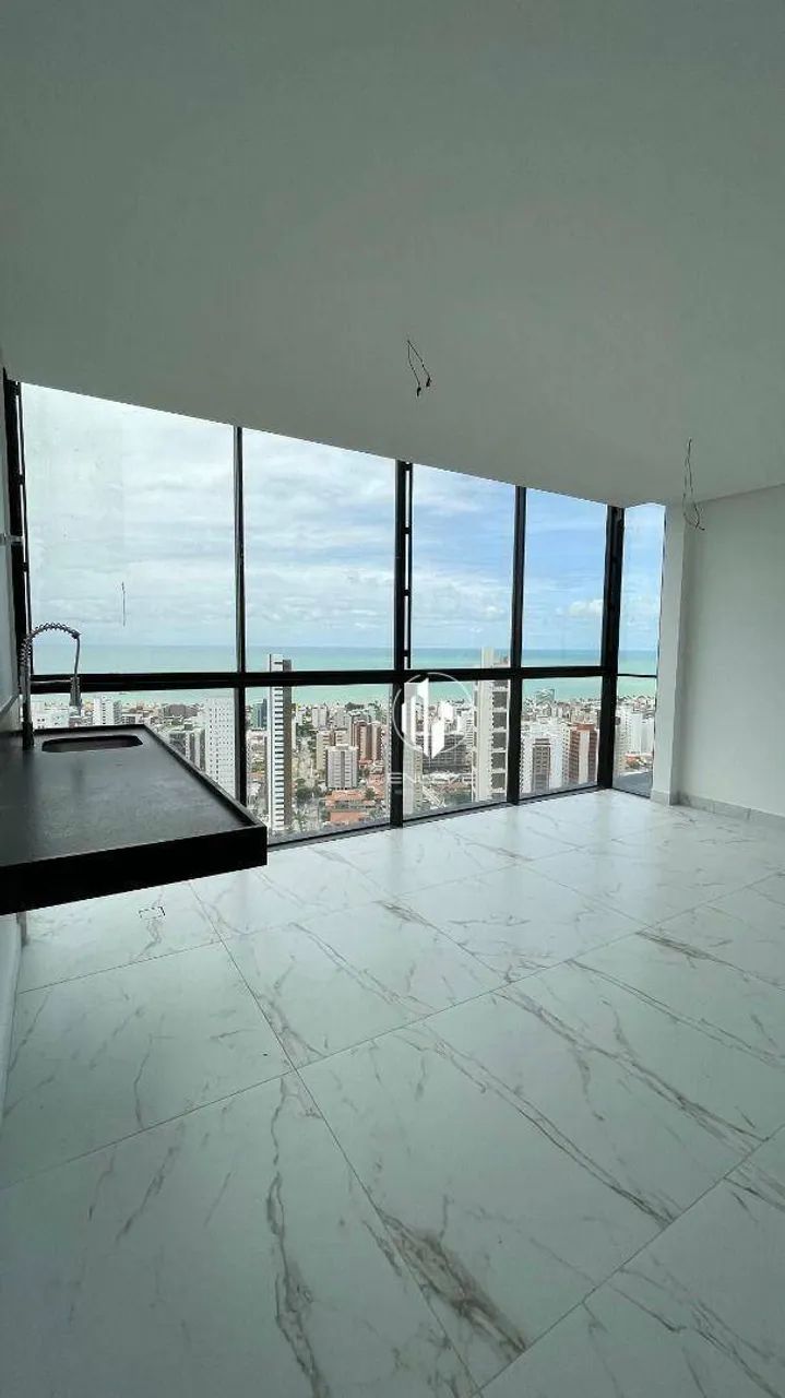 Apartamento de luxo com 04 suítes no coração do Miramar