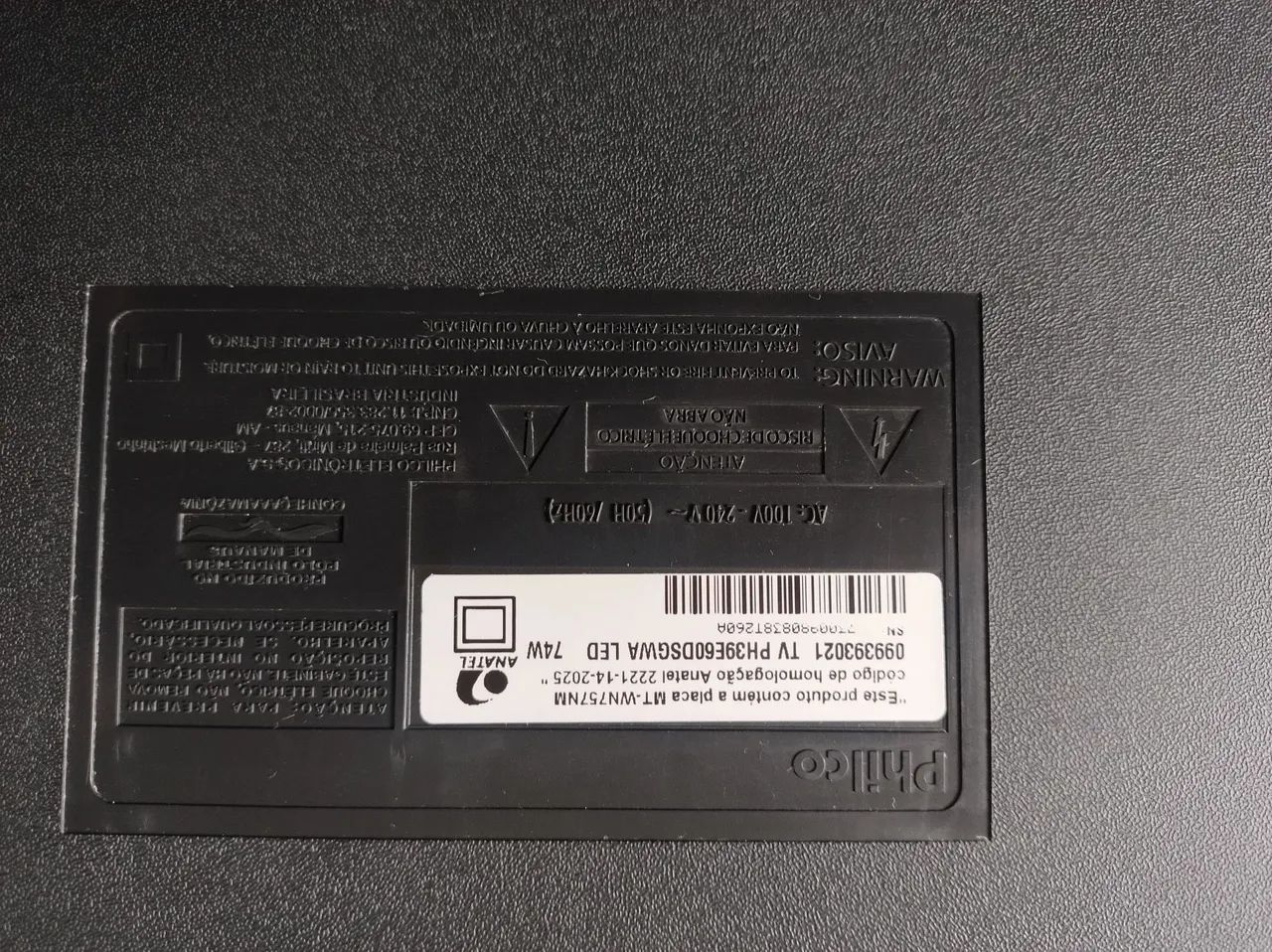 TV LCD 32 polegadas usada sem controle
