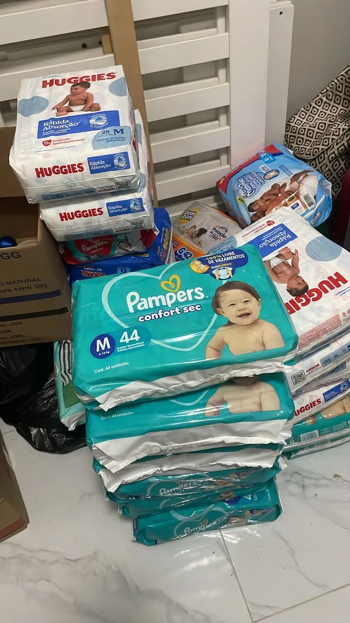 Fraldas Pampers P e M 