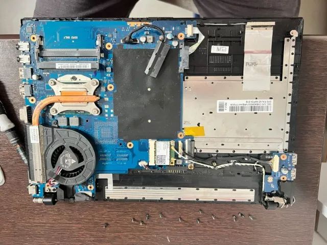 Notebook Samsung Core i3 - 4GB RAM - Bateria funcional - Foto 5