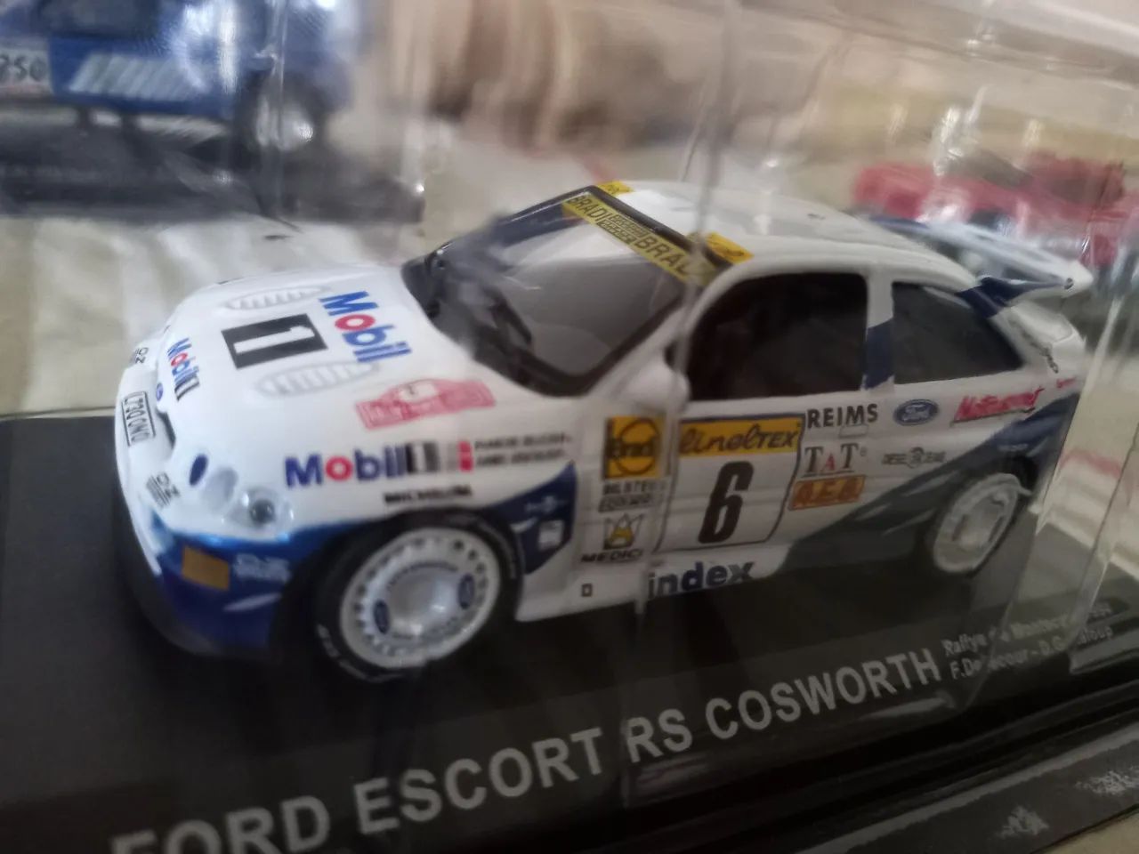 Miniatura Ford Escort RS Cosworth 1994 escala 1/43 - Foto 2