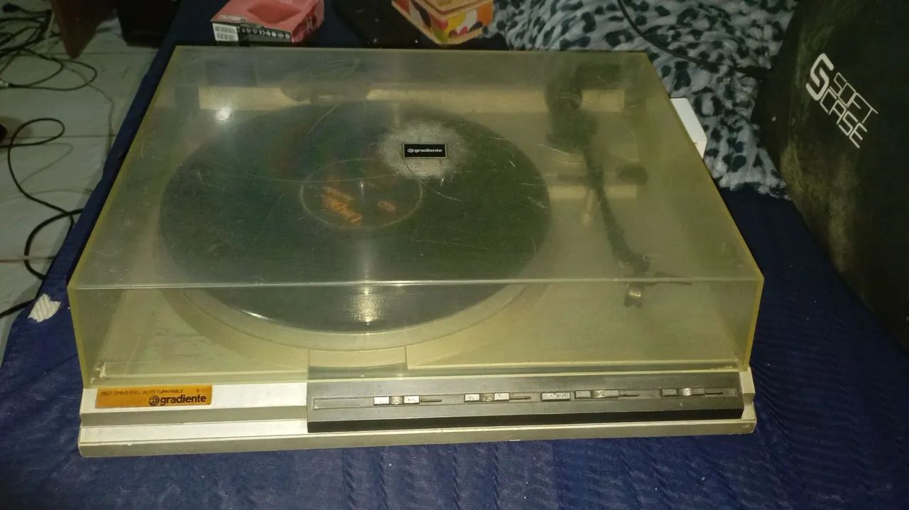 Vendo toca Discos Gradiente B25 - Foto 4