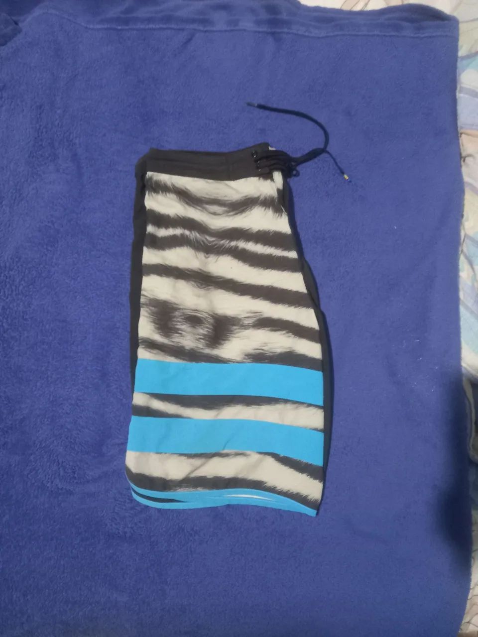 VENDO BERMUDA DA HURLEY